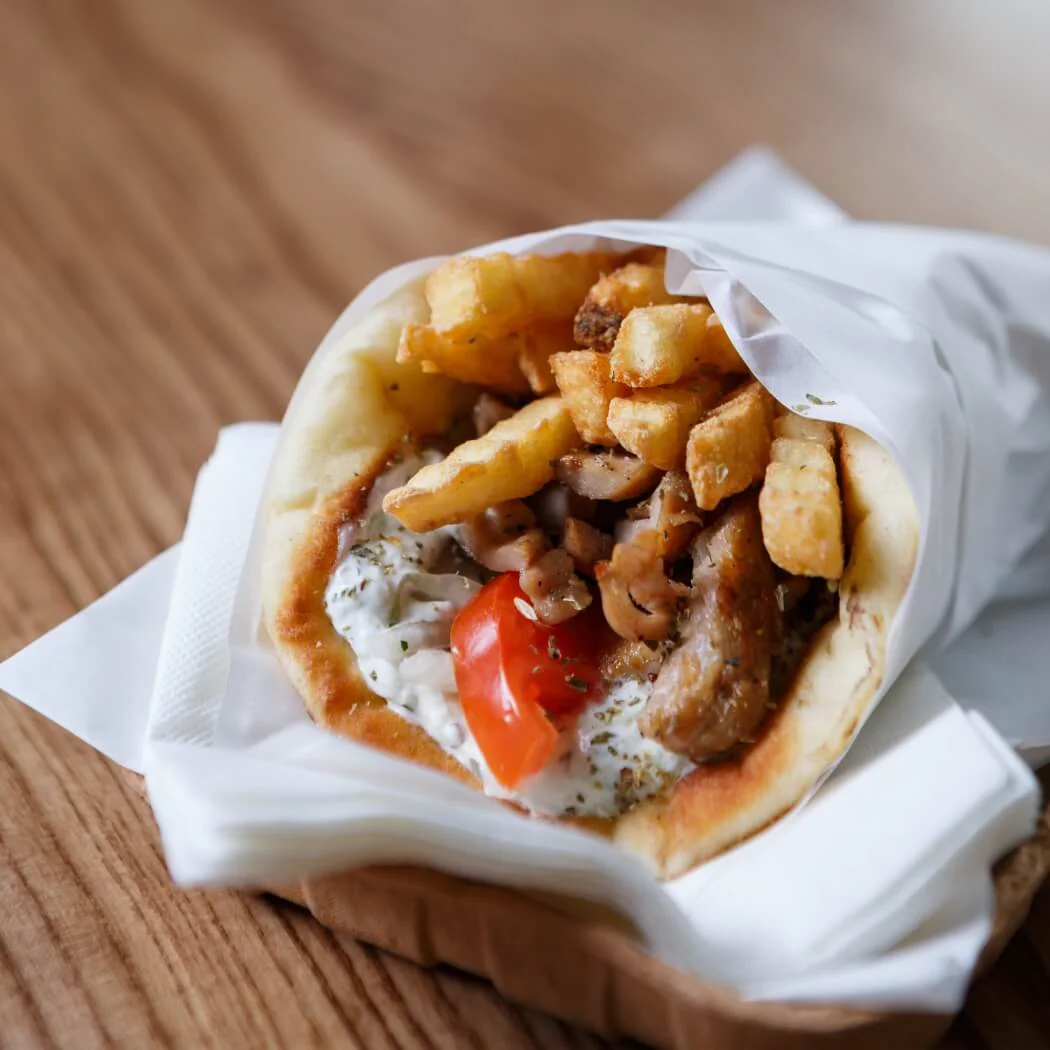 Authentic Greek Pita Bread – Soft, Fluffy & Versatile (30 pcs x 16 cm) - Image 3